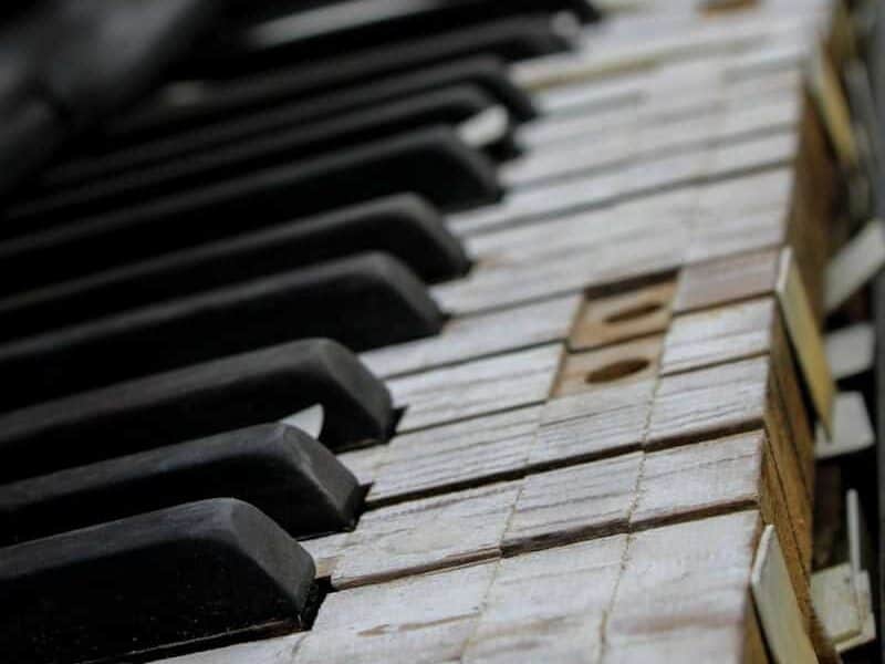 brown and white piano keys